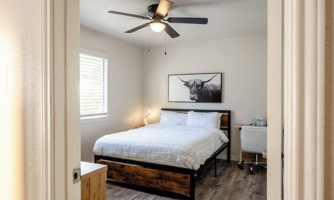 Franklin Park Casa | Spacious 1 Bd/1Br in Quiet Townhome near Downtown