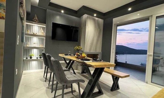 Amfilochia Apartamento | Suite 3 on the Hill - Stunning, Spacious, and Breathtaking Panoramic View