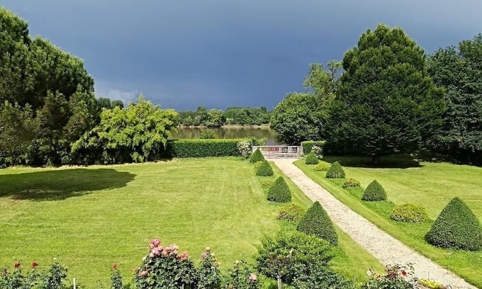 Fronsac Casa | A haven of tranquillity on the banks of the Dordogne River