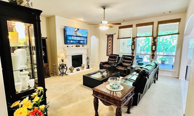 Mansfield Casa | Modern Comfort in the Heart of DFW - 3BR Home in Mansfield