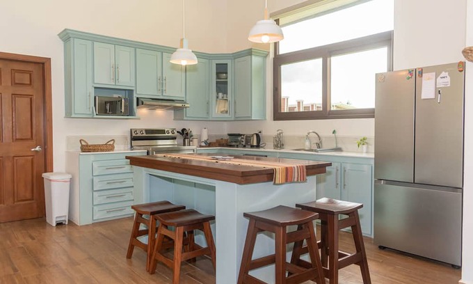 San Juan Casa | 4-Bedroom House in Beautiful Tela with AC, WiFi, Private Pool, Generator