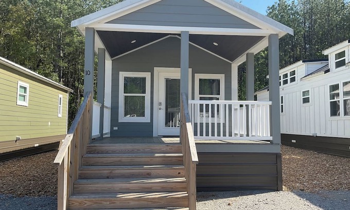 Pearl River Casa | Tiny Homes for Rent, minutes to the Casino, Golf Course & Water Park
