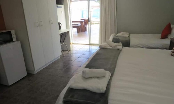 Fichardt Park Apartamento | Orchard Guesthouse Double Room with Pool View