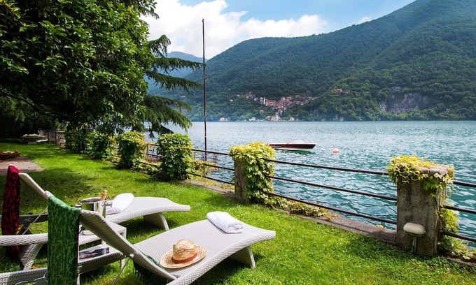 Laglio Villa | My Rental Homes - Villa Traversi with pool, jacuzzi, garden and view of the Lake