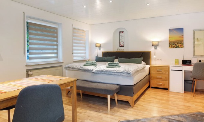 Ihringen Apartamento | Studio 'Gelis' with Mountain View, Private Terrace and Wi-Fi