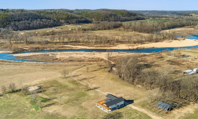 Noel Casa | Elk View-Access Elk River-Rural Acreage-Huge Patio