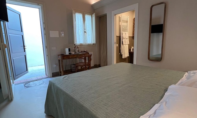 Bernalda Cama Y Desayuno | Designer B&B, near the sea and Matera, with outdoor pool, garden and spa