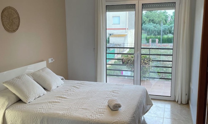 Borrassa Casa | Empordà Country House. Casa en medio del campo de l'Alt Empordà