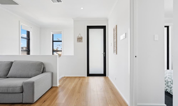 Port Adelaide Casa | Stay In Port Adelaide!