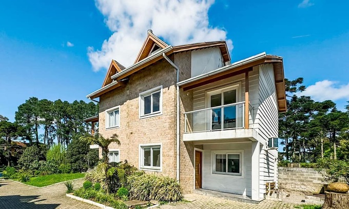 Floresta Casa | Casa Completa Triplex no Centro de Gramado