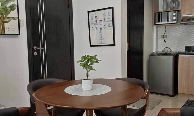 Guadalupe Condominio | Jovi's Condo one pavilion place offers accommodations in Cebu City.