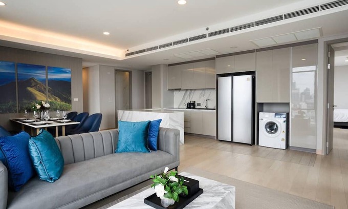 Bangkok Central Business District Condominio | 3 BR/ WG/ 128 Sqm/ Monthly