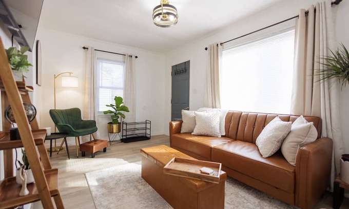 Aroma Park Casa | 2-bedroom house in charming Aroma Park with AC, WiFi.