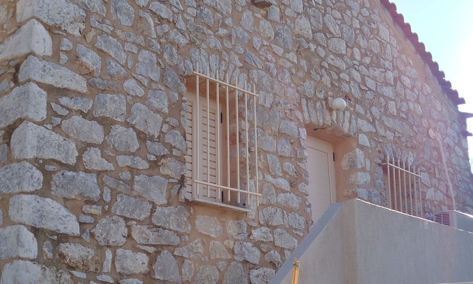 Areopoli Cabaña | Charming cottage with AC and WiFi in lovely Areopoli