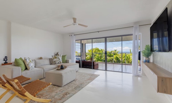 Ballito Apartamento | Sea View Sanctuary in Ballito | Pool and Comfort