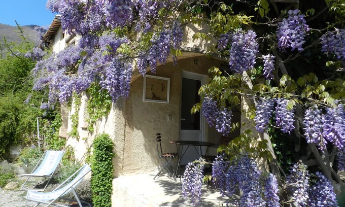La Robine-sur-Galabre Apartamento | Apartment in Provence in a quiet area with mountai