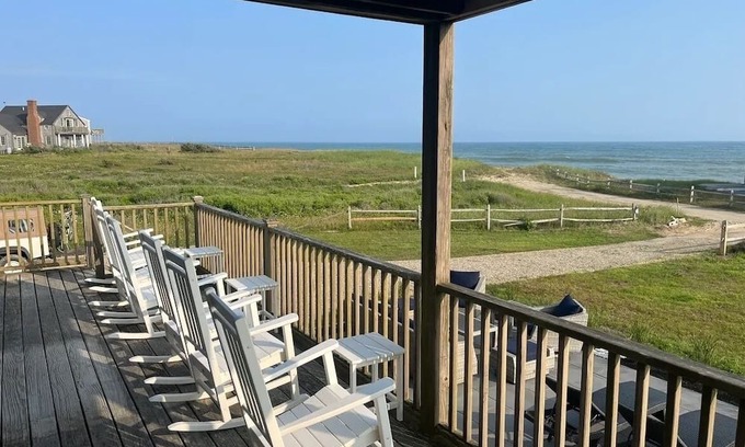 Nantucket Casa | Spacious and thoughtfully appointed, oceanfront 4BR/3BA house in Madaket.
