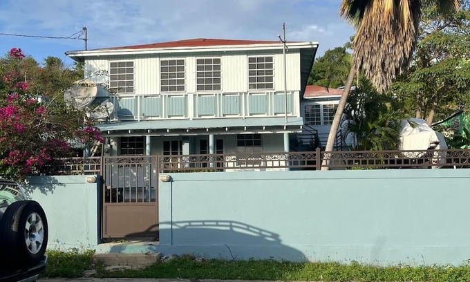 Culebra Pueblo Apartamento | Cozy 1-Bedroom Apartment in Culebra – Sleeps 4, Steps from Adventure!