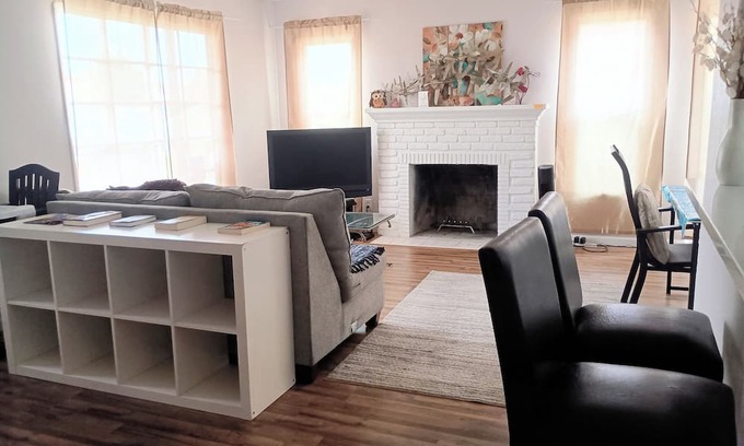 Riverside Casa | Home in Riverside