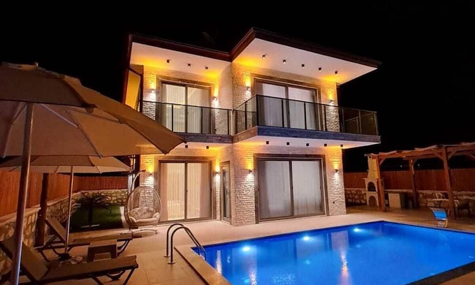Demre Villa | VİLLA PINAR 3 YATAKLI 6 KİŞİLİK KAPASİTESİTELİ DENİZE 700 mt MERKEZE 1 KM