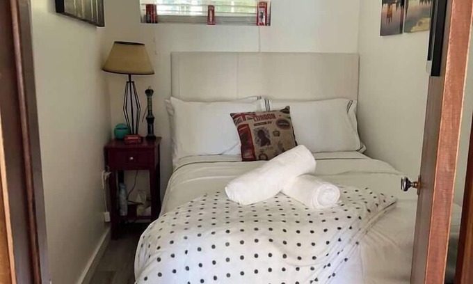 Central Frontenac Casa | Godfrey Lakefront Getaway