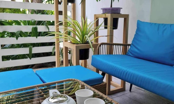 Muntinlupa Apartamento | Stylish 1-Bedroom Beachfront Stay in Picturesque Azure Urban Resort