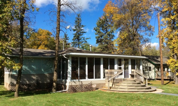 Gimli Cabaña | Gimli ,Loni Beach main cottage plus guest house