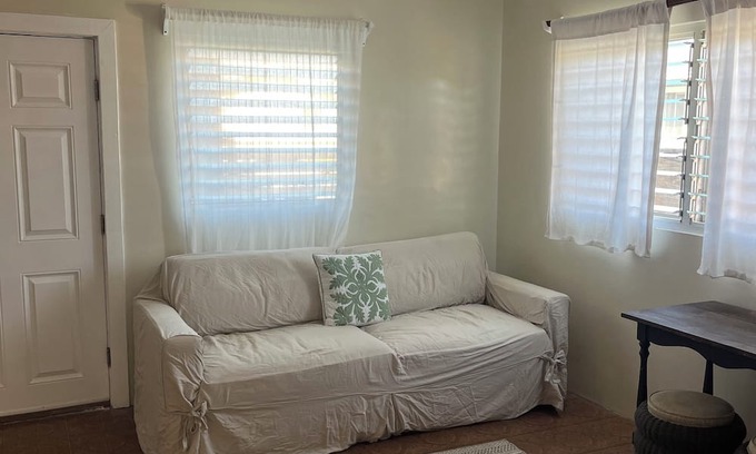 Laie Apartamento | Charming 1 bdr in LAIE Private yard and entrance! 5 minute walk to Hukilau beach