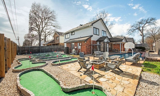 Euless Casa | Spacious 4BR/3BA | Modern Comforts Nr DFW Airport