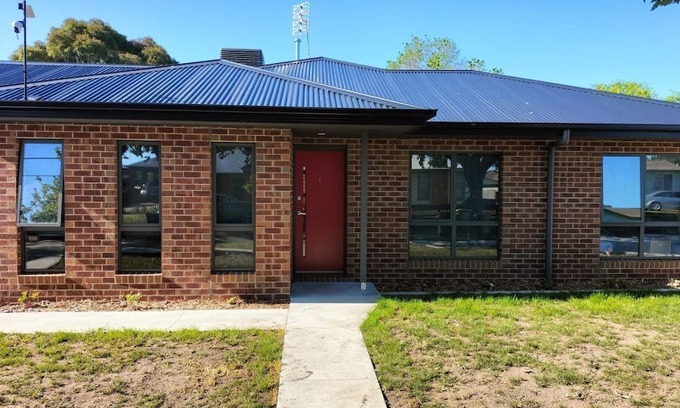 Norlane Casa | Modern Unit close to shops and services, public transport, the waterfront etc
