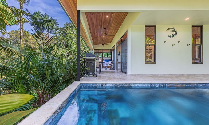 Ballena Casa | New House In The Jungle With Pool & Oceanview!