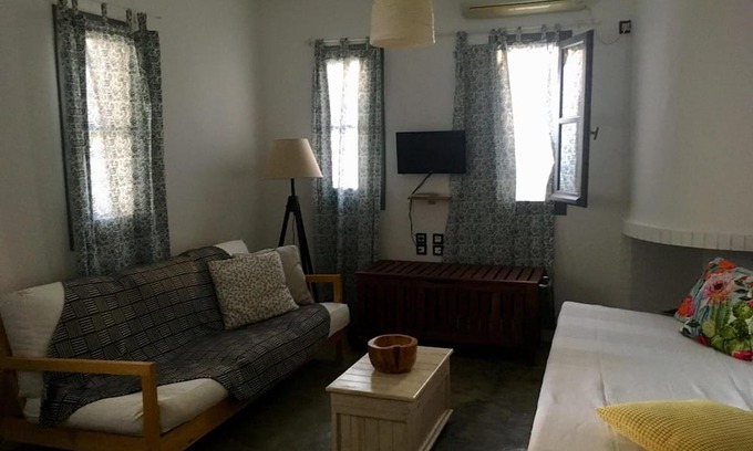 Livadi Casa | Holiday Home 'Pegasus' with Sea View, Wi-Fi and Air Conditioning