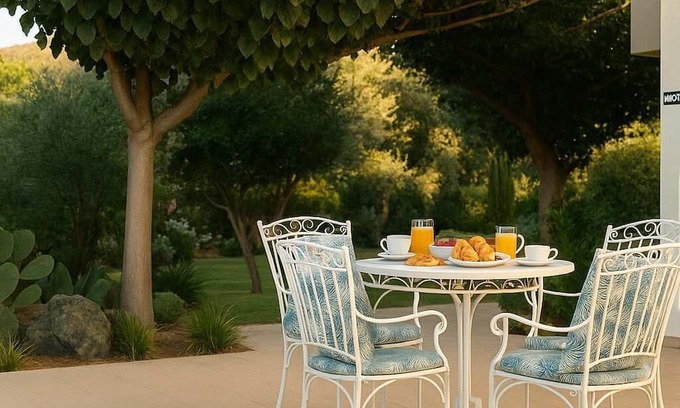 Gialos Condominio | Mear Family Escape - Summer Cretan Getaway
