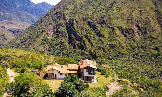 Calacali Cama Y Desayuno | TCFR - Stay in a UNESCO Biosphere Reserve - Nature, Comfort, and Adventure!