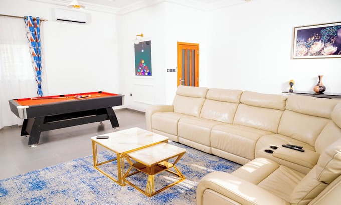 Douala Apartamento | Charming 2-bedroom apartment with WiFi, AC in fabulous Douala