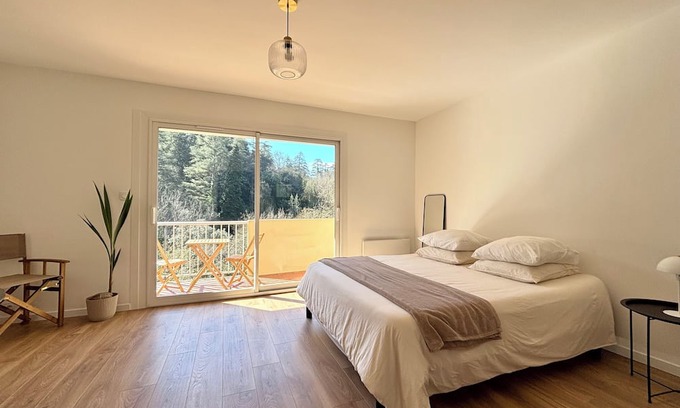 Vals-les-Bains Apartamento | Studio close to the Spa and Park