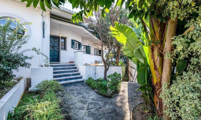 Parede Villa | Large Villa w. Pool & Garden By Beach Sleeps 1