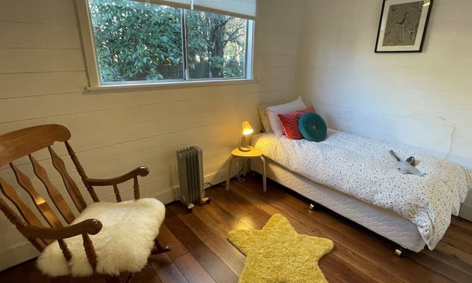 Armidale Cabaña | The Bower - peaceful and cosy in central Armidale