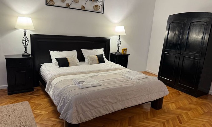 Oradea Casa | Mid Ultra Central Residence Oradea - self check in & out