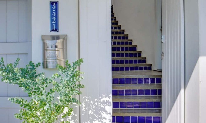 Middletown Cabaña | MONTHLY Santorini-inspired Walk-out Cottage w/Private Patio, Fireplace + Jacuzzi
