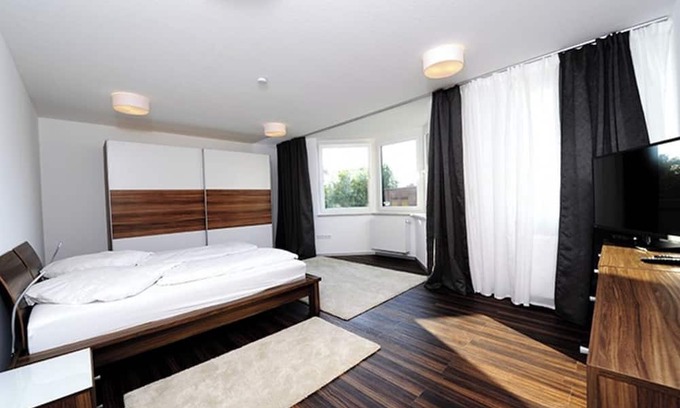 Weststadt Apartamento | 150 m² Apt | full AC | netflix | center | balcony
