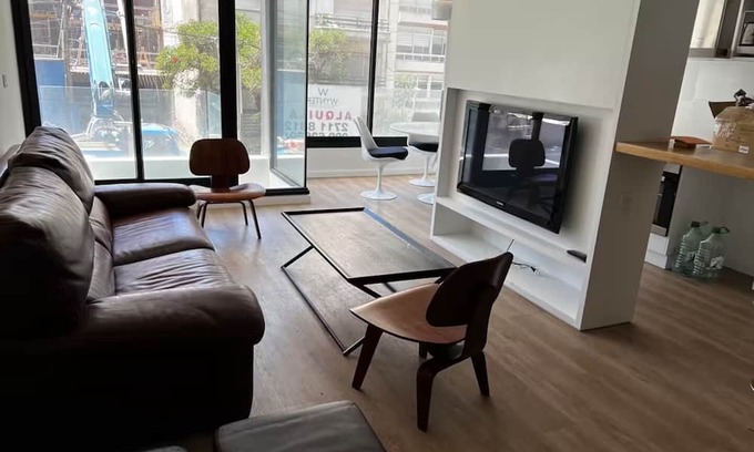 Pocitos Apartamento | Charming 2-bedroom apartment in gorgeous Montevideo with AC, WiFi