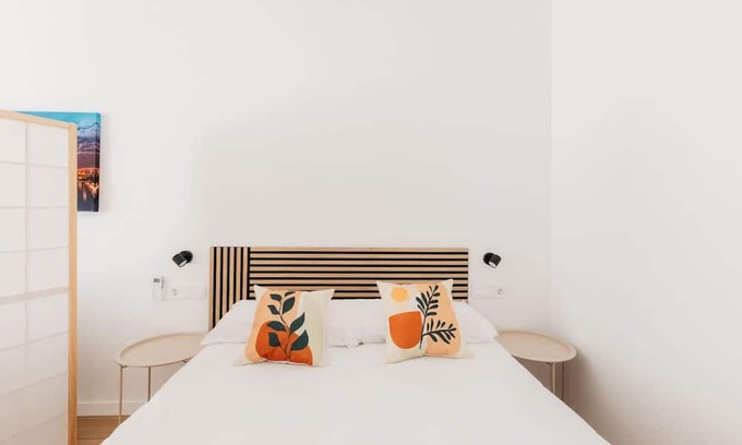 Jesus Apartamento | Stylish Studio with Easy Access to Valencia’s Best