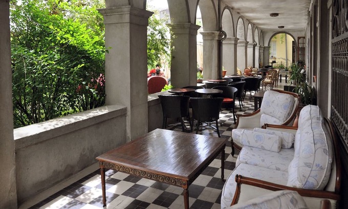 Montolieu Cama Y Desayuno | Manor house of the former cloth factory