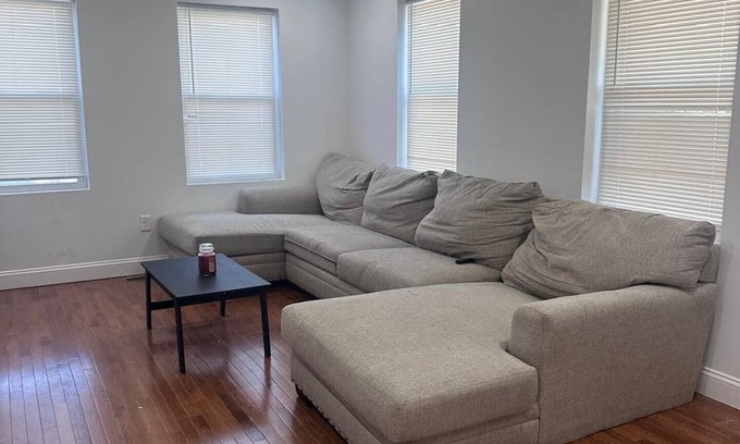Upper South Providence Apartamento | Simply Modern Getaway