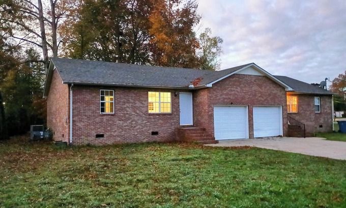 Manchester Casa | 2-bedroom house in lovely Manchester TN; Easy Access to Bonnaroo Festival 2025