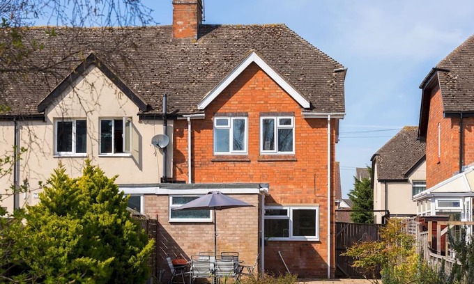 Frampton on Severn Casa | Pass the Keys | Central 3 Bed House in Stratford Upon Avon