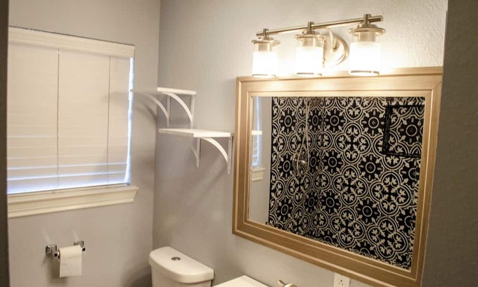 Frisco Casa | Charming 2-bedroom townhome in downtown Frisco with WiFi, AC