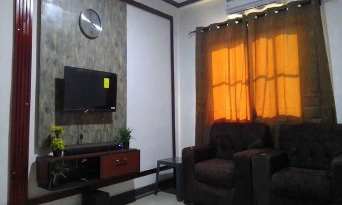 Sunyani Apartamento | MVH Apartment in Sunyani with free WiFi, AC and fully furnished kitchen.