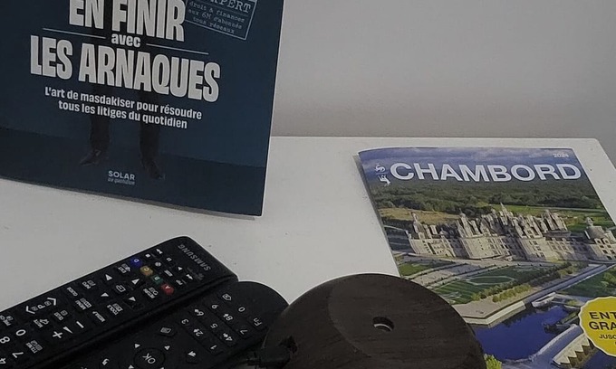 Blois Apartamento | Administrative area, with private bathroom.